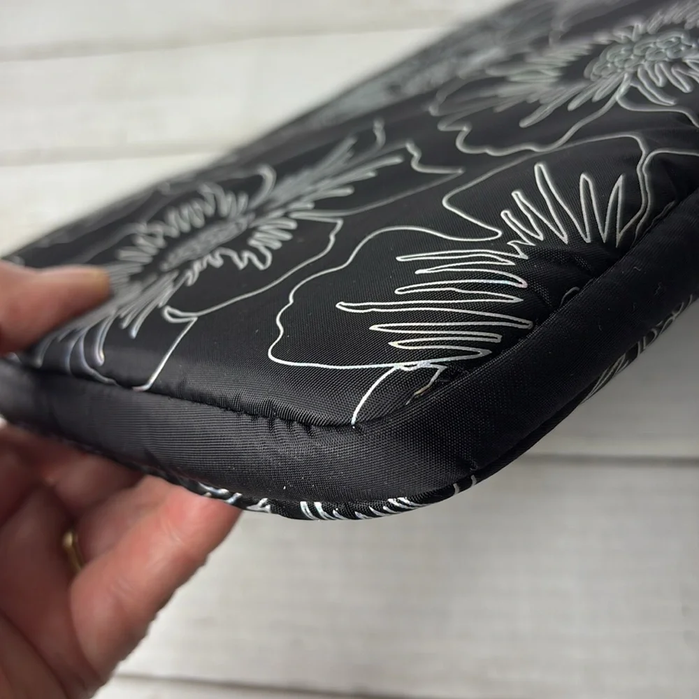 Kate Spade Black and White Floral NWOT Plush Laptop Sleeve